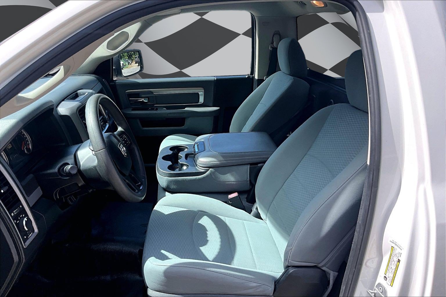 Used 2018 RAM 1500 Express RWD image 28