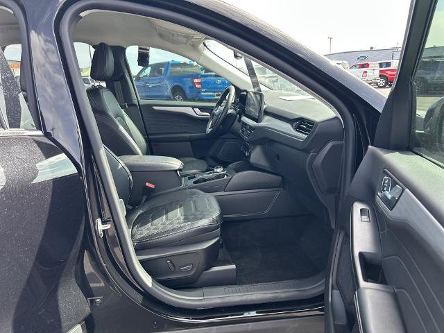 Certified 2024 Ford Escape Platinum w/ Premium Technology Package AWD/4WD image 9