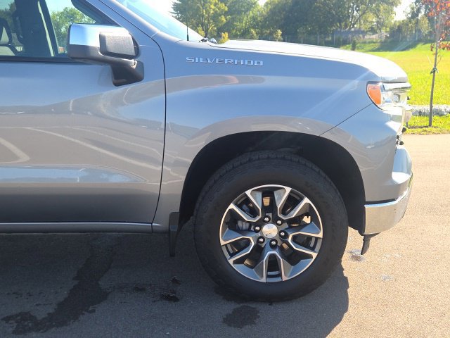 Used 2024 Chevrolet Silverado 1500 LT AWD/4WD image 4