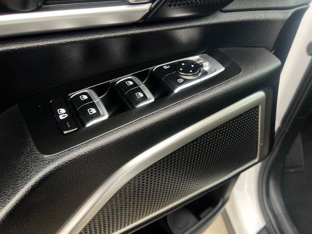 Used 2023 Kia Telluride S AWD/4WD image 16
