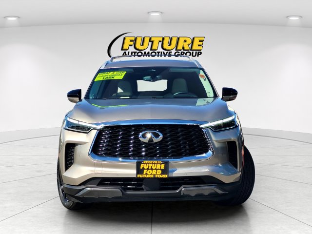 Used 2023 INFINITI QX60 Sensory w/ Vision Package AWD/4WD image 2