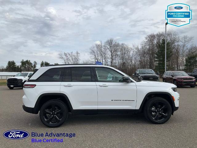 Used 2025 Jeep Grand Cherokee Limited w/ Black Appearance Package AWD/4WD image 22