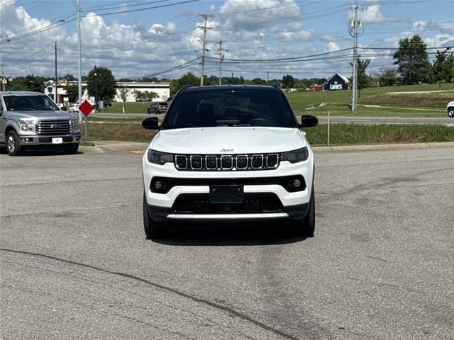 Used 2024 Jeep Compass Limited AWD/4WD image 2