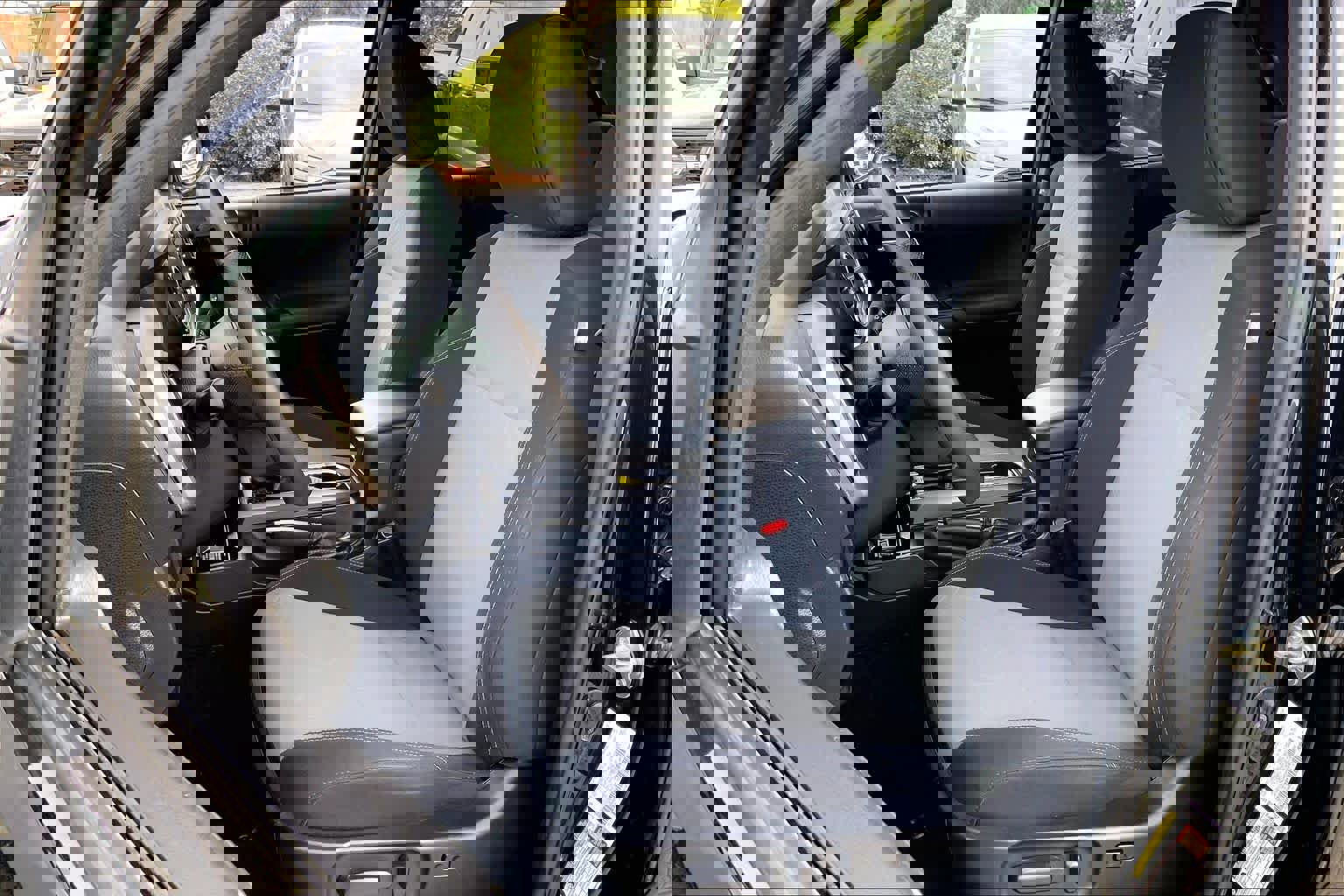 Used 2021 Toyota Tacoma TRD Off-Road w/ Technology Package image 10