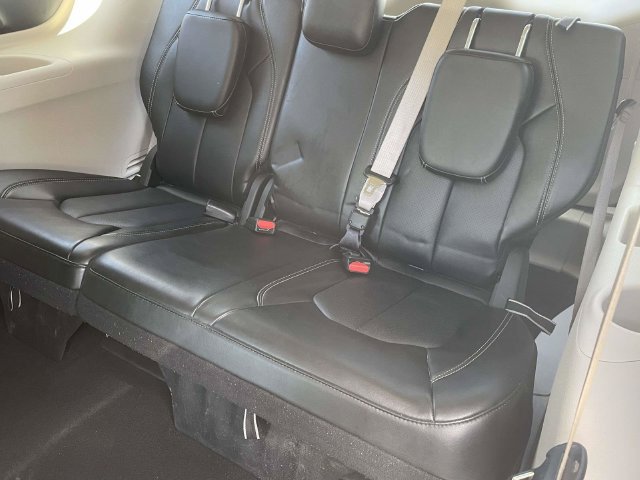 Used 2024 Chrysler Pacifica Touring-L FWD image 29