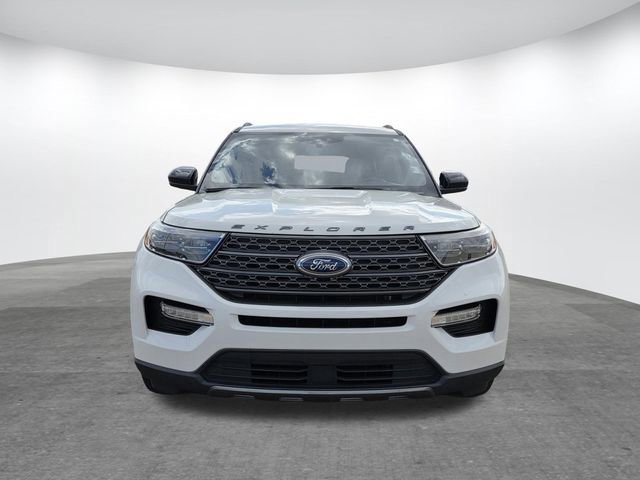 Certified 2022 Ford Explorer XLT w/ Equipment Group 202A image 7