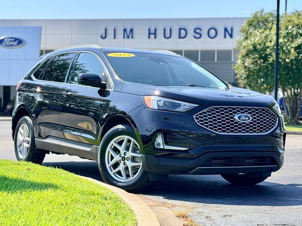 Certified 2024 Ford Edge SEL w/ Convenience Package AWD/4WD image 2