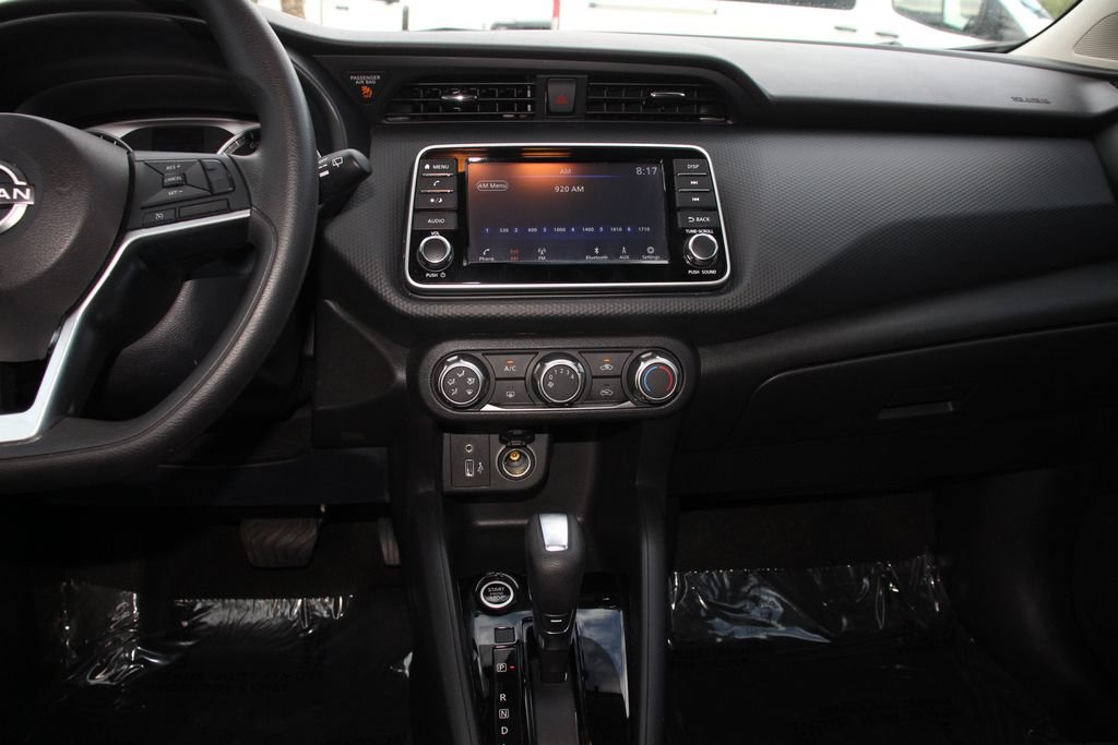 Used 2022 Nissan Kicks S FWD image 18
