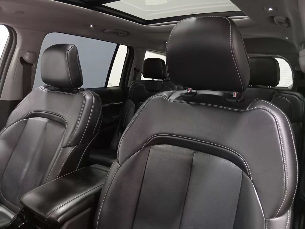 Used 2022 Jeep Grand Cherokee L Limited AWD/4WD image 18