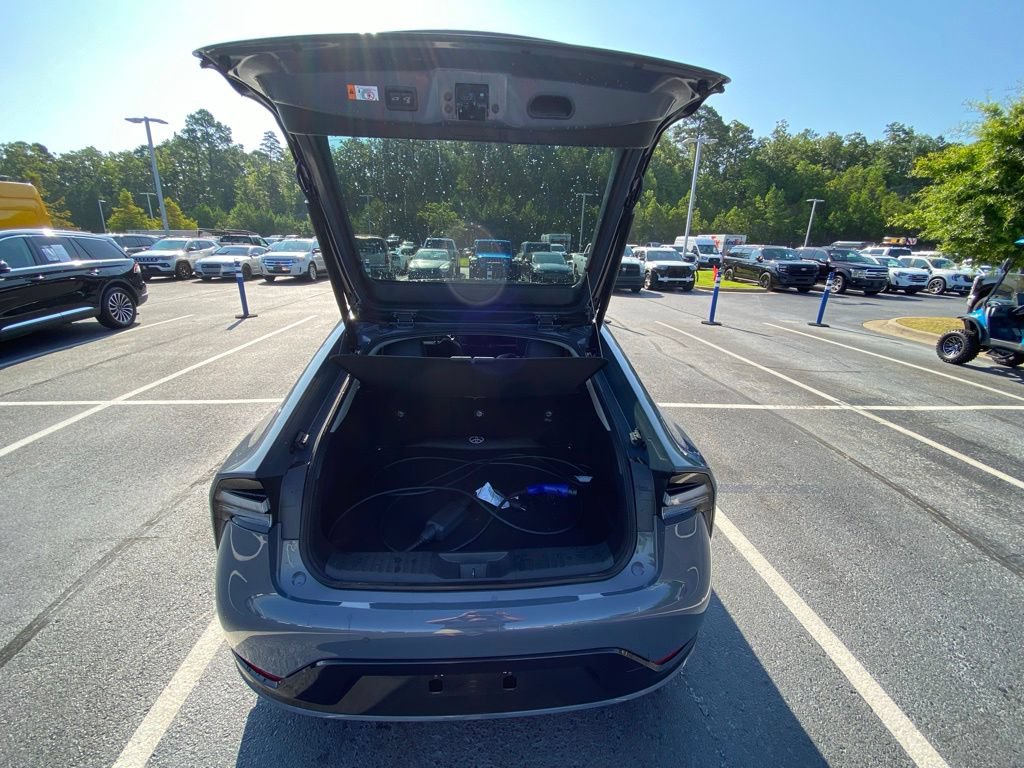 Used 2024 Toyota Prius Prime Premium FWD image 27