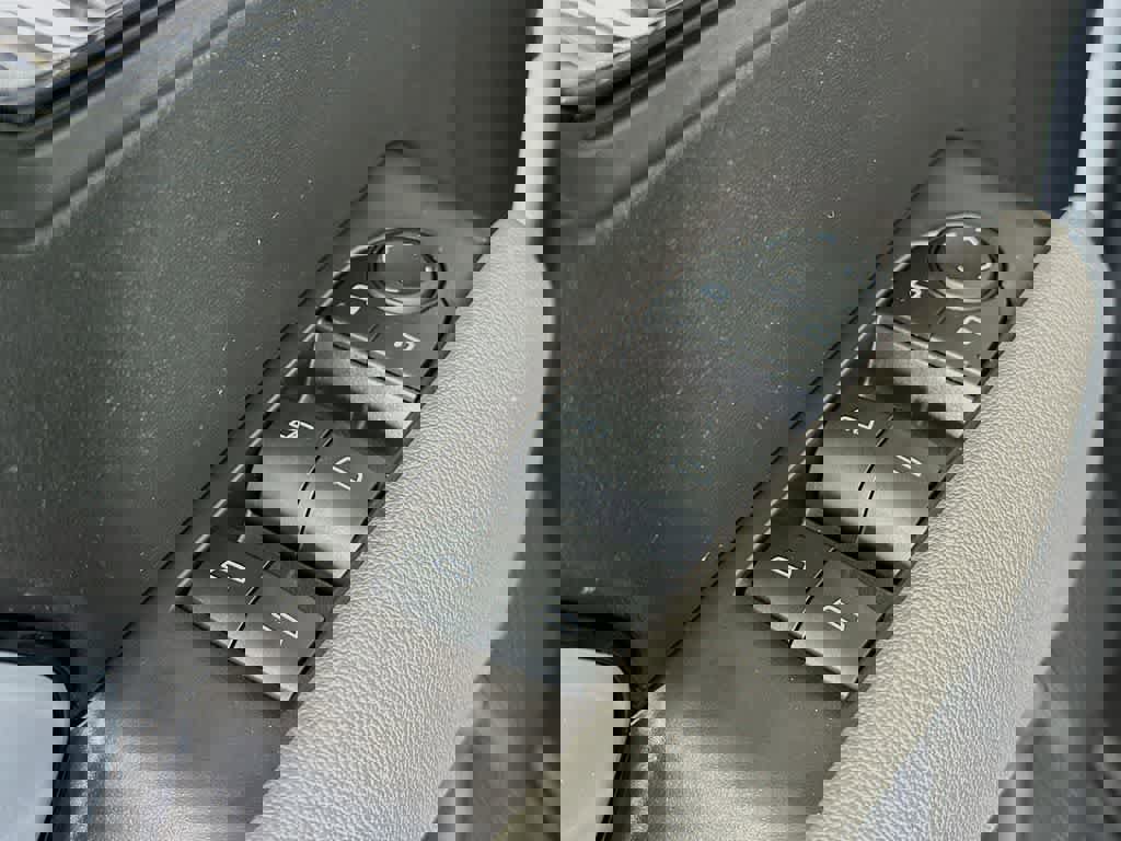 Used 2023 Chevrolet Colorado ZR2 image 28