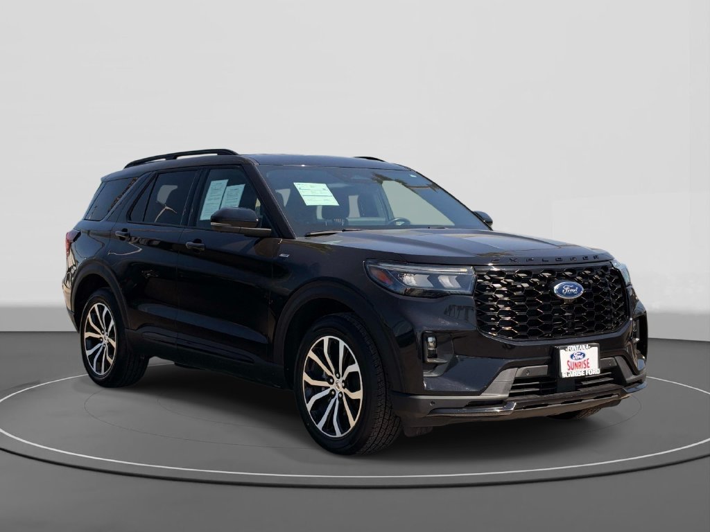 Certified 2025 Ford Explorer ST-Line AWD/4WD image 4