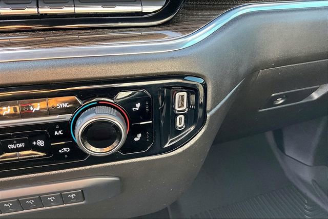 Used 2024 Chevrolet Silverado 2500 LT w/ Convenience Package image 22