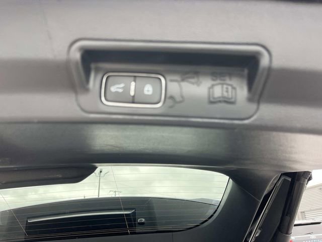 Certified 2022 Ford Explorer XLT w/ Equipment Group 202A image 13