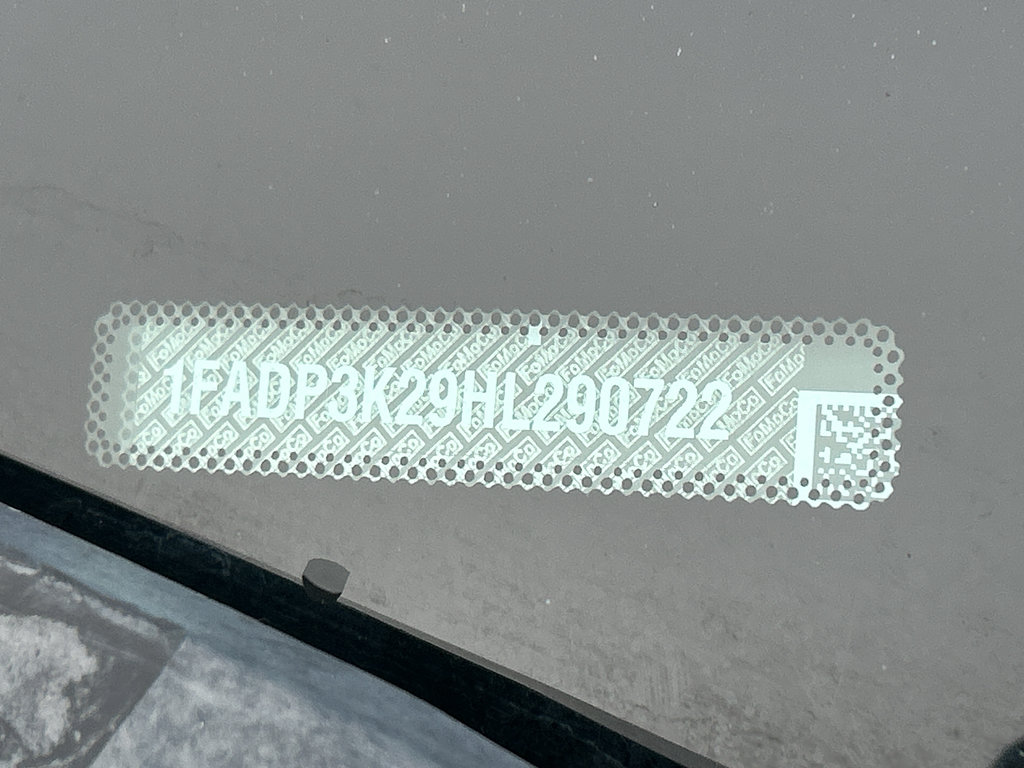 Certified 2017 Ford Focus SE FWD image 32