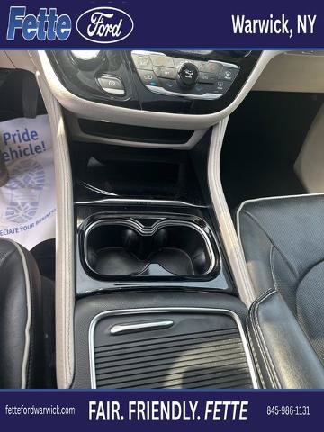 Used 2023 Chrysler Pacifica Limited FWD image 20