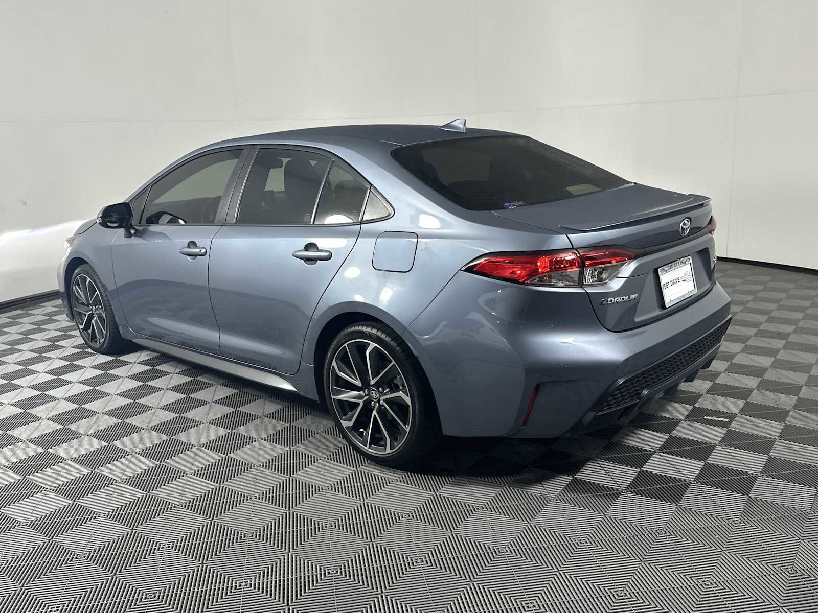 Used 2021 Toyota Corolla SE FWD image 5