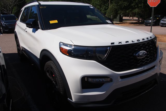 Certified 2024 Ford Explorer ST w/ Equipment Group 401A AWD/4WD image 2
