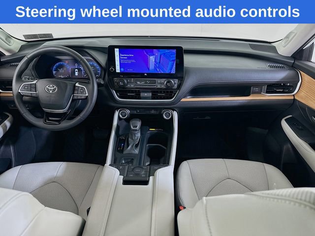 Used 2025 Toyota Grand Highlander AWD image 17