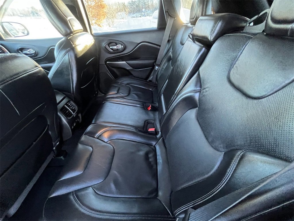 Used 2021 Jeep Cherokee Latitude Lux w/ Comfort/Convenience Group image 23