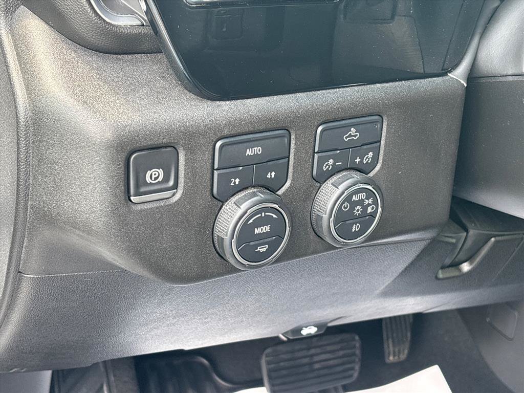 Used 2025 Chevrolet Silverado 1500 RST AWD/4WD image 27