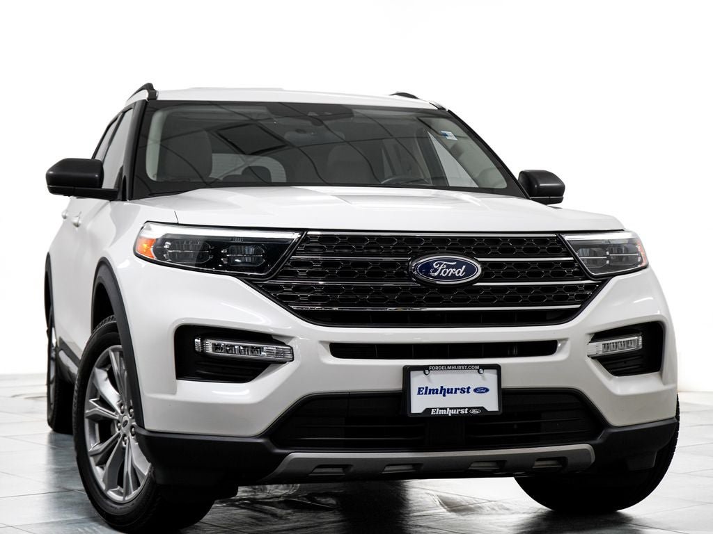 Certified 2023 Ford Explorer XLT w/ Equipment Group 202A AWD/4WD image 3