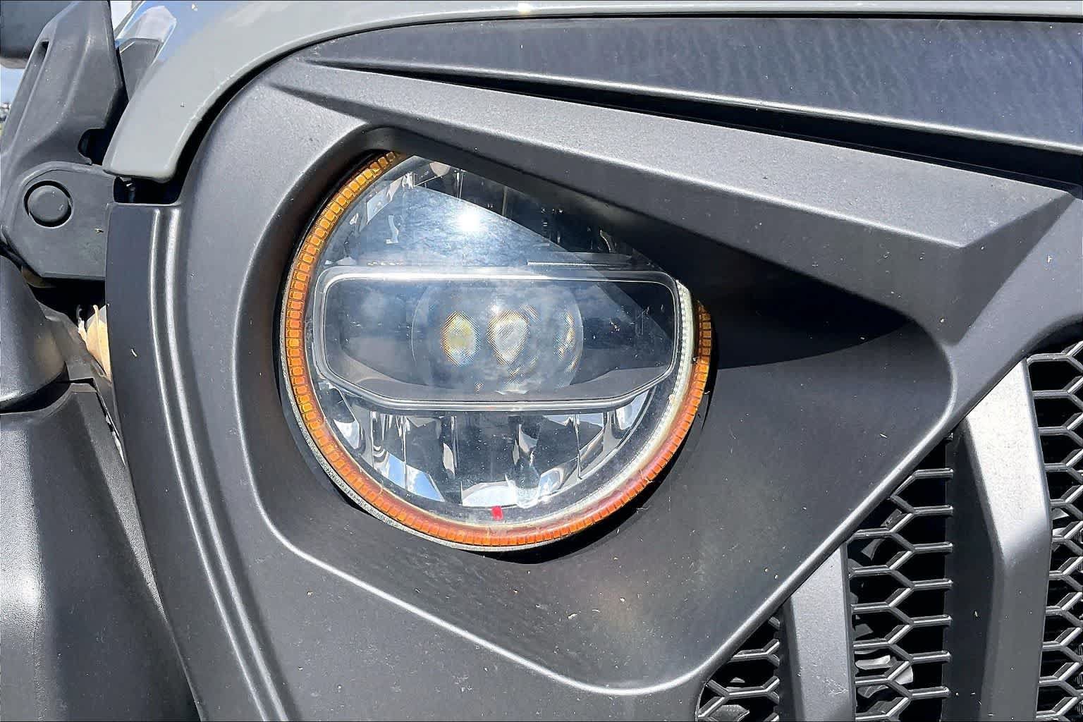 Used 2022 Jeep Wrangler Rubicon w/ LED Lighting Group AWD/4WD image 31