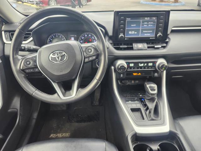 Used 2021 Toyota RAV4 XLE Premium image 6