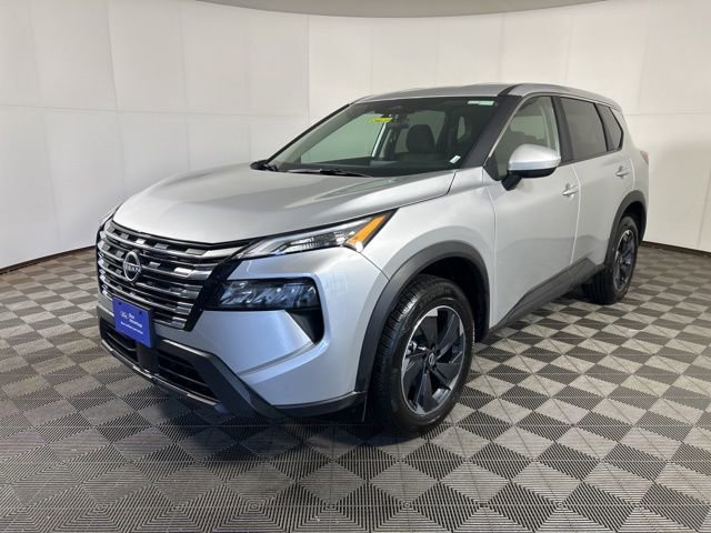 Used 2025 Nissan Rogue SV AWD/4WD image 3