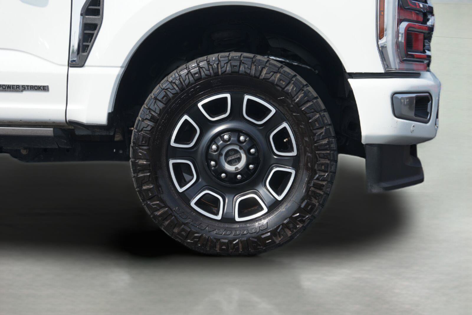 Certified 2024 Ford F350 Platinum AWD/4WD image 4