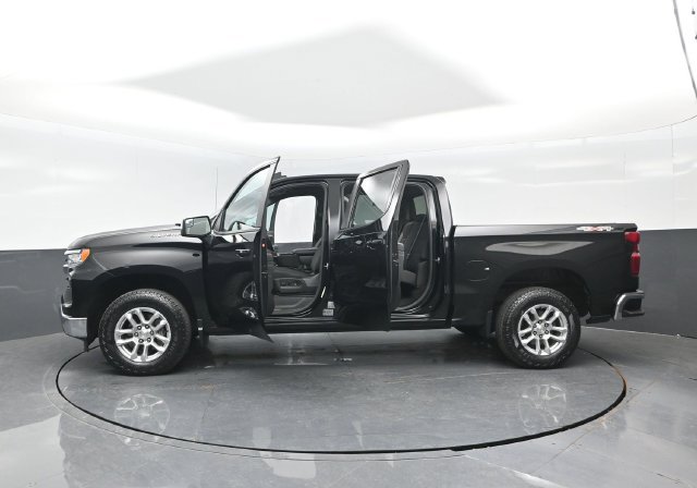 Used 2023 Chevrolet Silverado 1500 LT AWD/4WD image 28