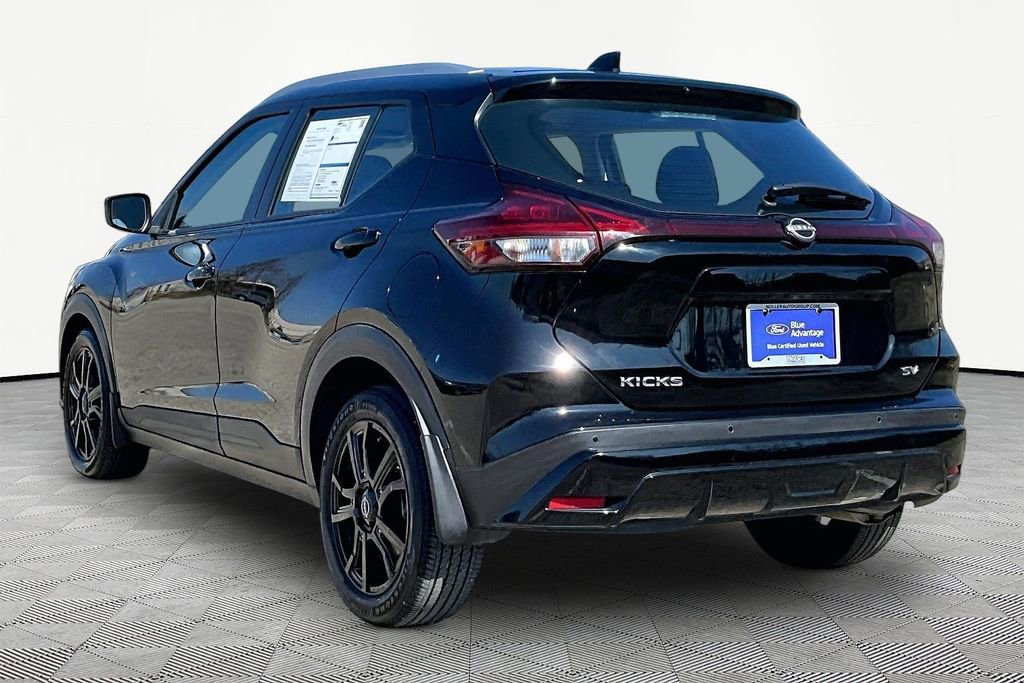 Used 2023 Nissan Kicks SV image 2