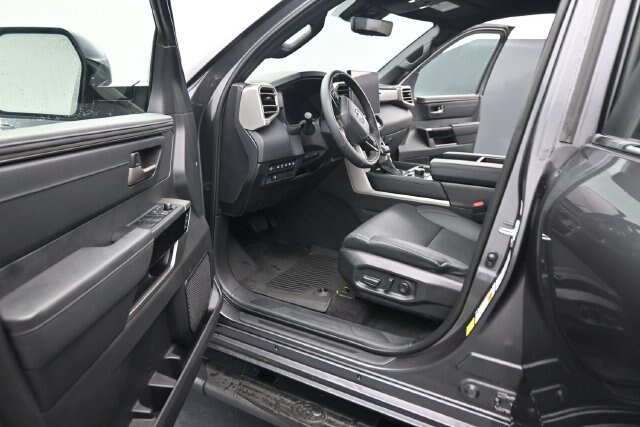 Used 2025 Toyota Tundra Limited AWD/4WD image 22