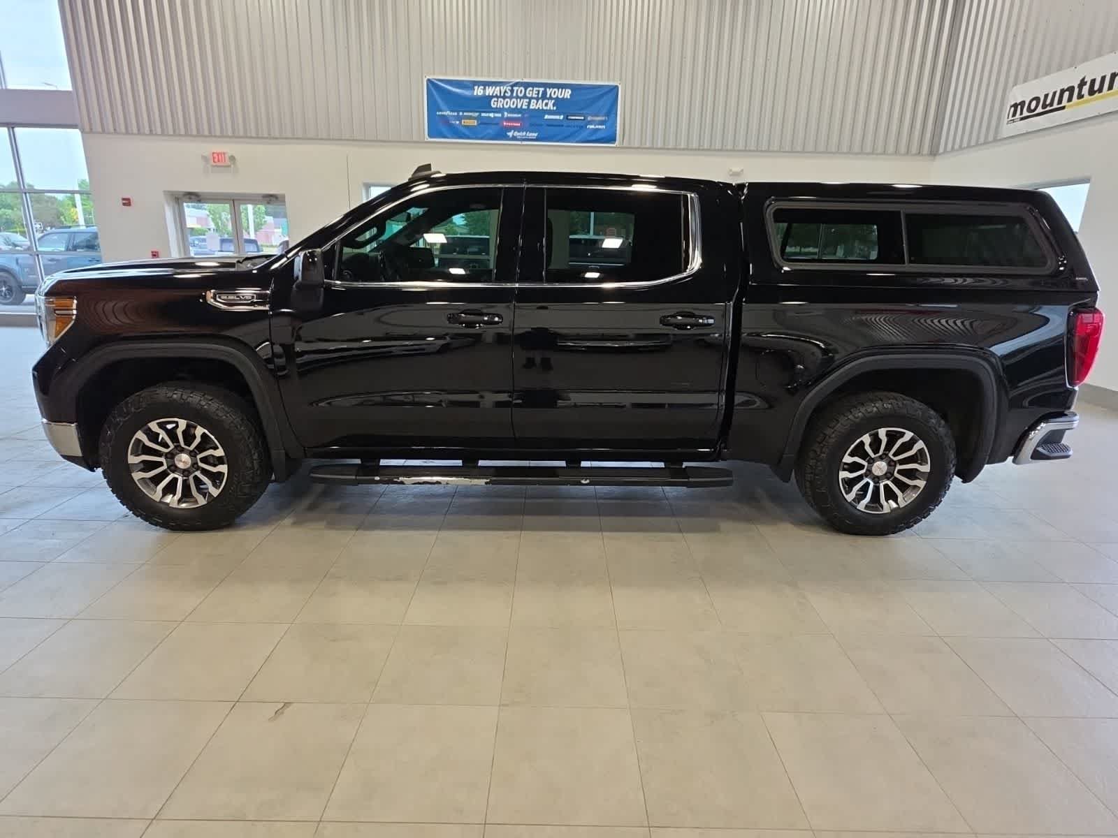Used 2019 GMC Sierra 1500 SLE w/ SLE Value Package AWD/4WD image 12
