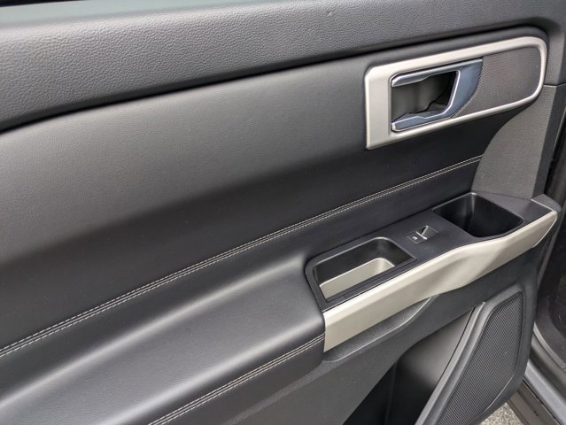 Certified 2022 Ford Explorer XLT w/ Equipment Group 202A image 28