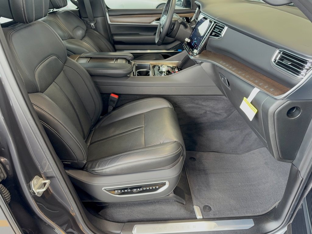 Used 2023 Jeep Grand Wagoneer L 4WD image 30