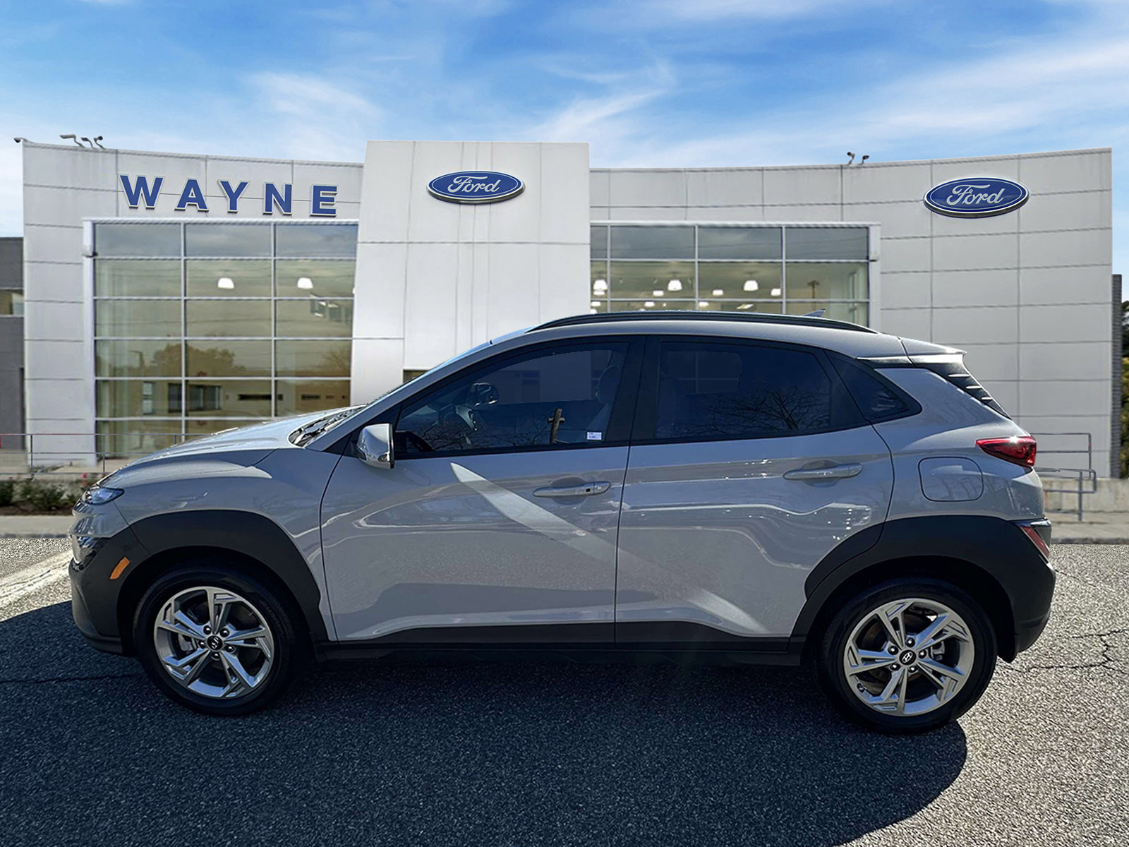 Used 2023 Hyundai Kona SEL image 2