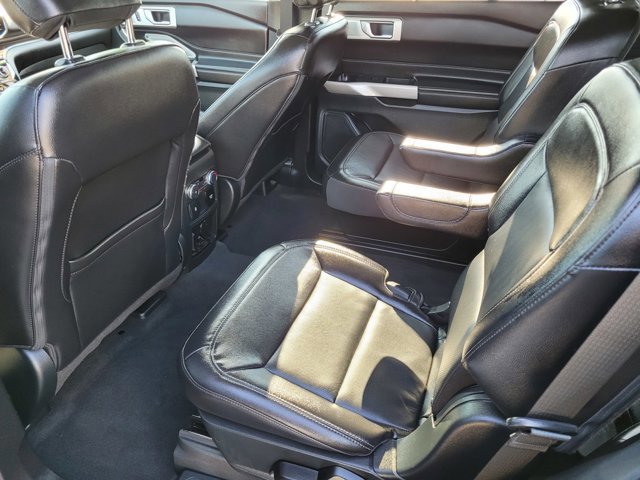 Certified 2022 Ford Explorer Limited w/ Limited Technology Package image 11