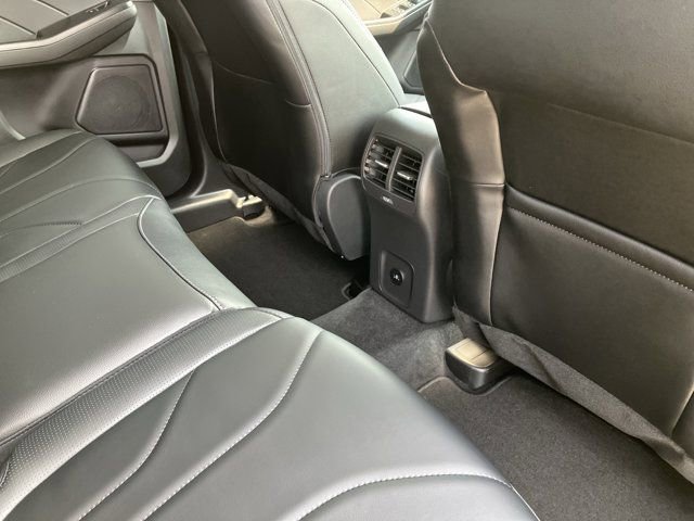 Certified 2025 Ford Escape SE w/ PHEV Premium Package FWD image 18