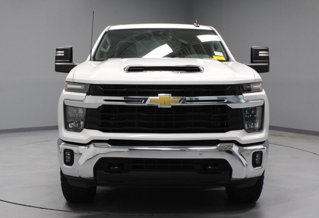 Used 2025 Chevrolet Silverado 2500 LT w/ Safety Package AWD/4WD image 6