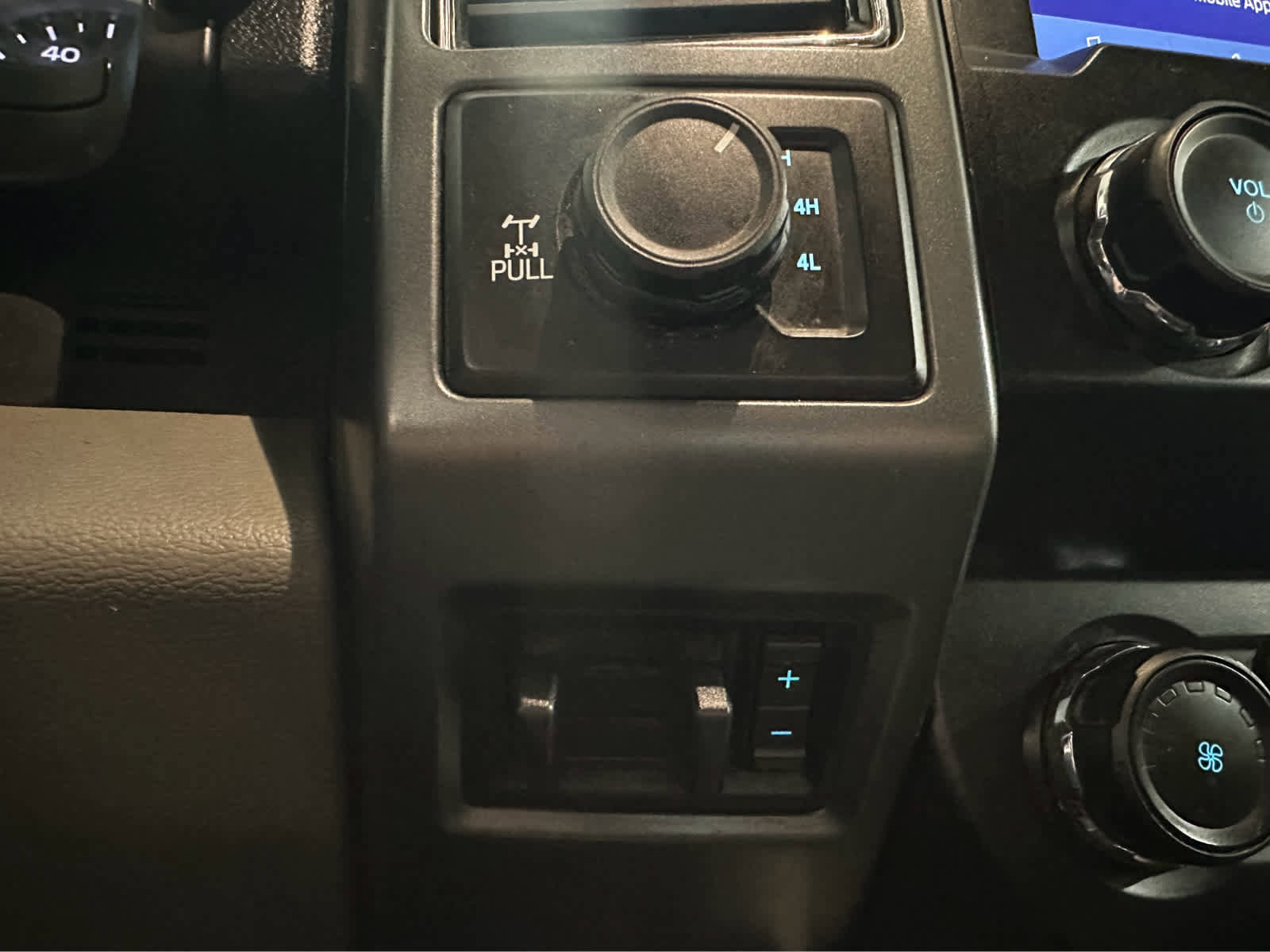 Certified 2020 Ford F250 XLT w/ XLT Premium Package image 32