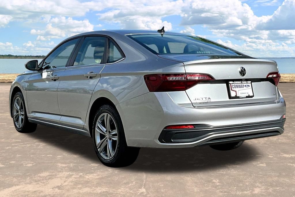 Used 2024 Volkswagen Jetta SE FWD image 5