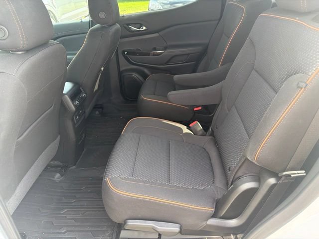 Used 2023 GMC Acadia AT4 w/ Trailering Package AWD/4WD image 9