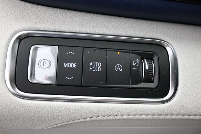 Used 2025 Buick Enclave Avenir w/ Trailering Package, 5000 lbs. FWD image 27