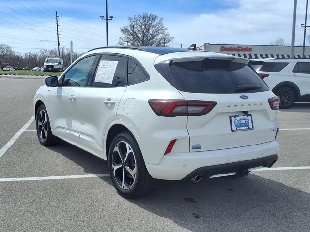 Certified 2023 Ford Escape ST-Line Select w/ Tech Pack #2 image 3