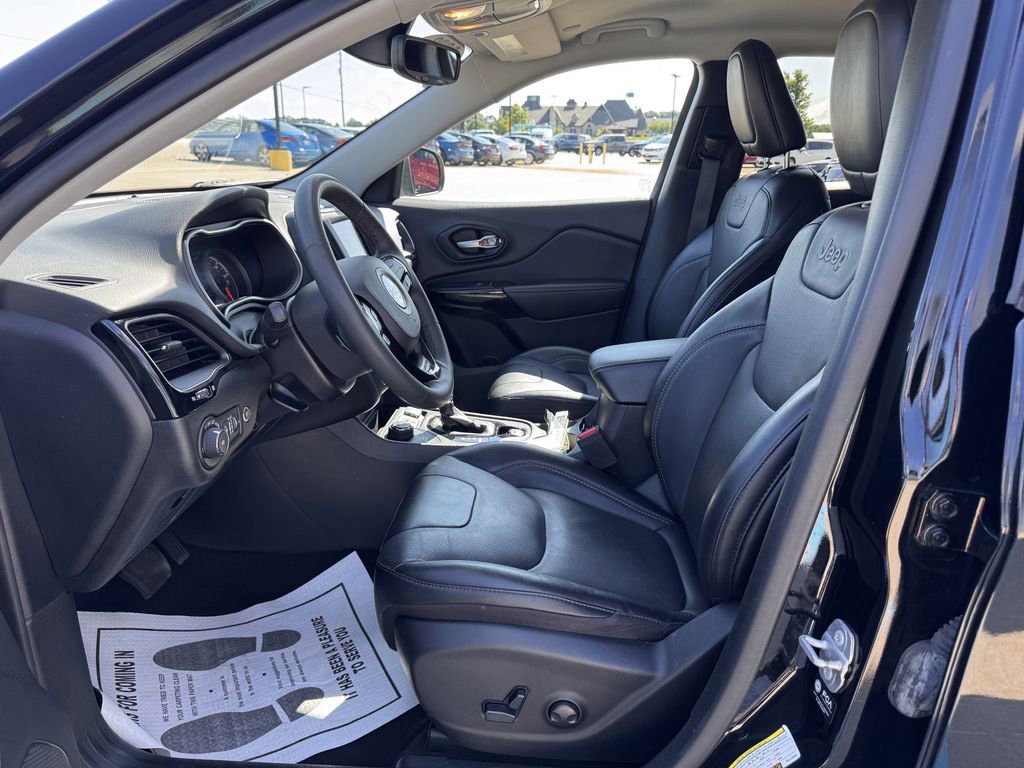Used 2023 Jeep Cherokee Altitude Lux image 9
