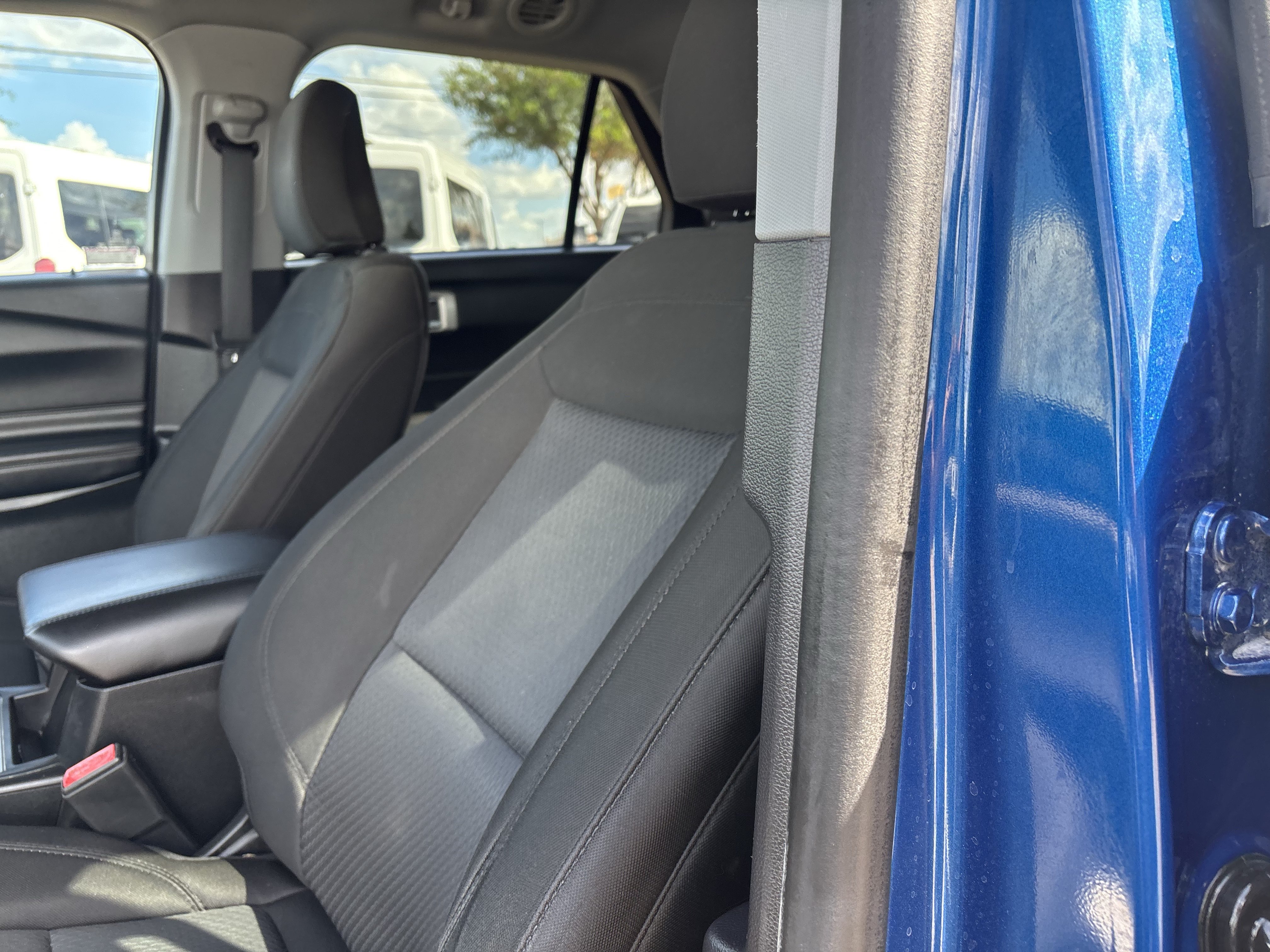 Certified 2022 Ford Explorer XLT RWD image 11