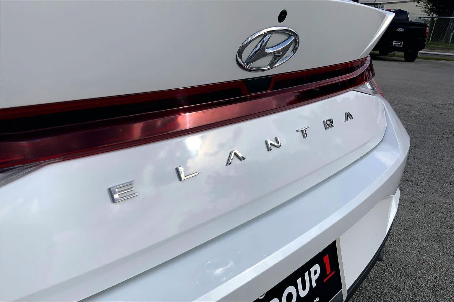 Used 2021 Hyundai Elantra SE FWD image 31