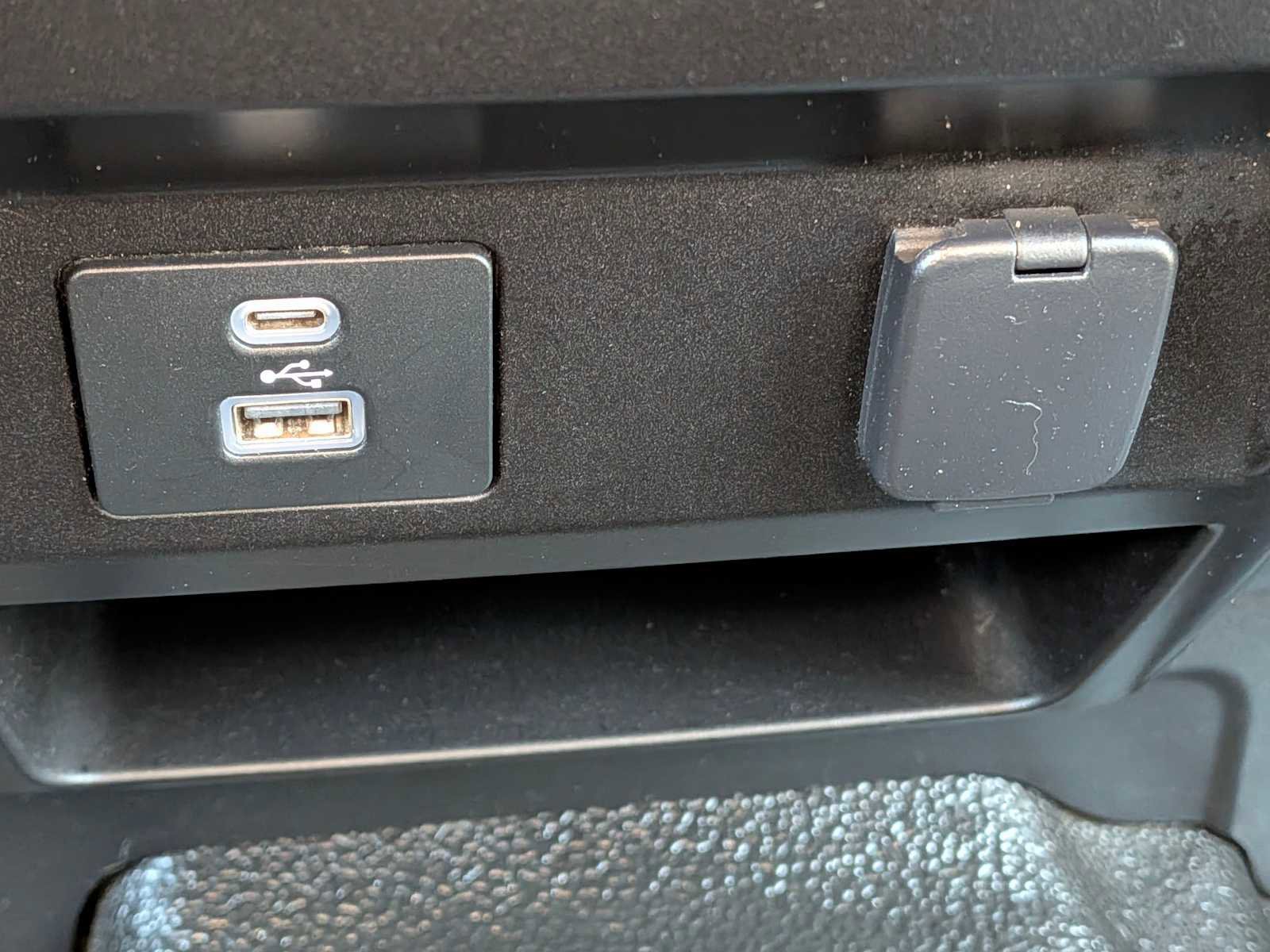 Certified 2020 Ford F350 XLT w/ XLT Value Package image 29