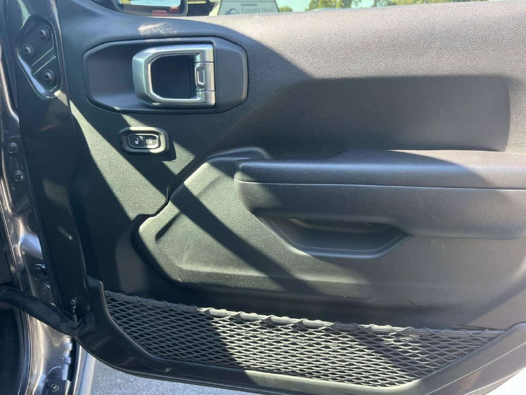 Used 2021 Jeep Wrangler Sport AWD/4WD image 19